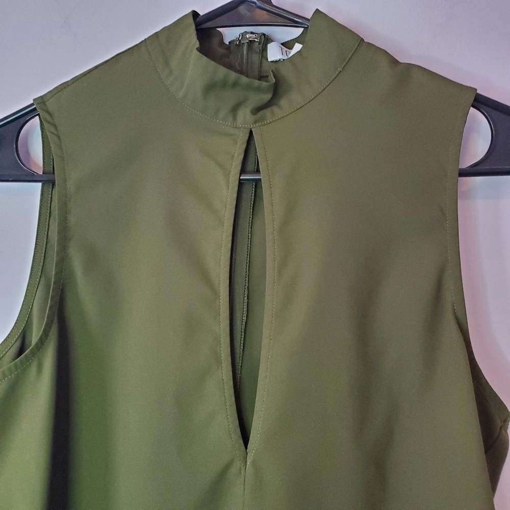 Tobi Small Olive Green Sleeveless Tank - Picture 4 of 9